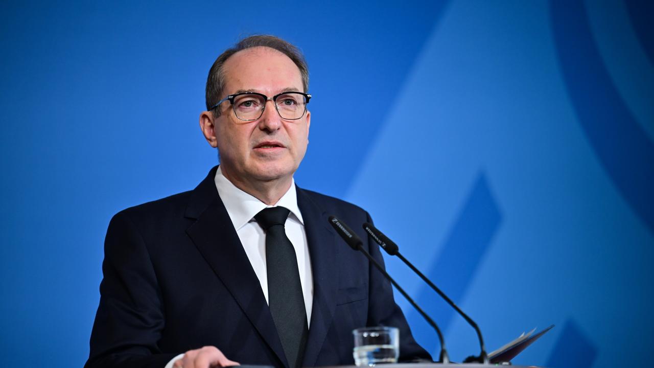 Dobrindt kritisiert Cannabis-Bericht – Wissenschaftler “enttäuscht”