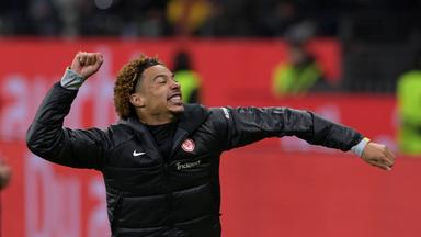 Hugo Ekitike von Eintracht Frankfurt jubelt