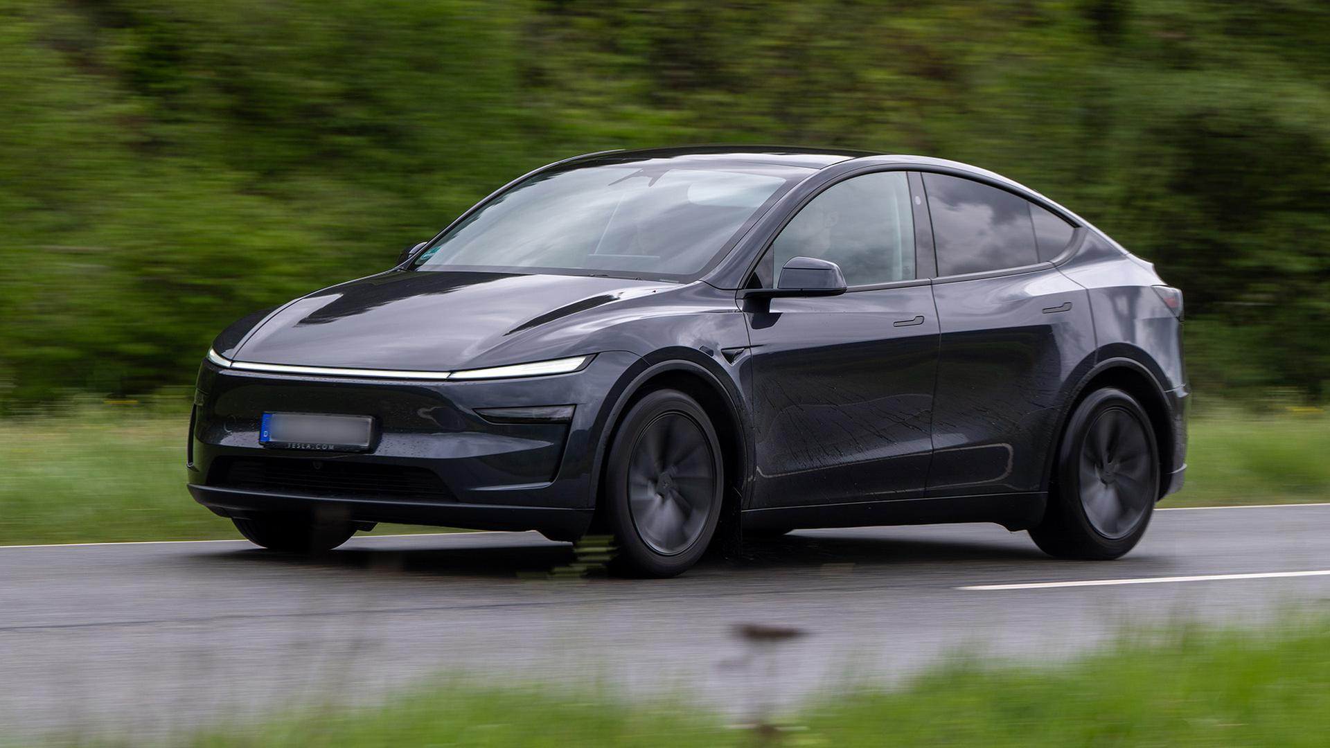 Teilautonomer Tesla-Shuttle soll Lehrer durch Grünheide fahren