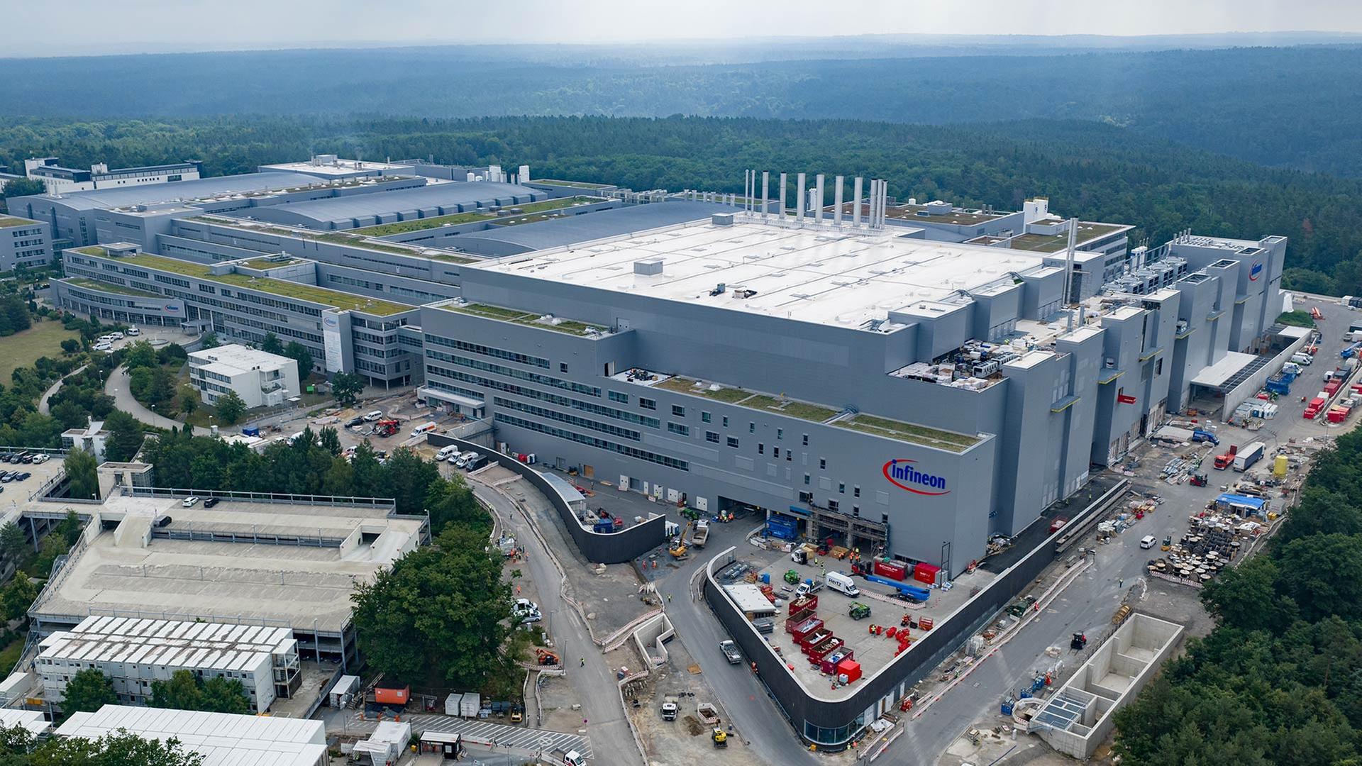 Blick auf die neue Smart Power Fab von Infineon. | picture alliance/dpa