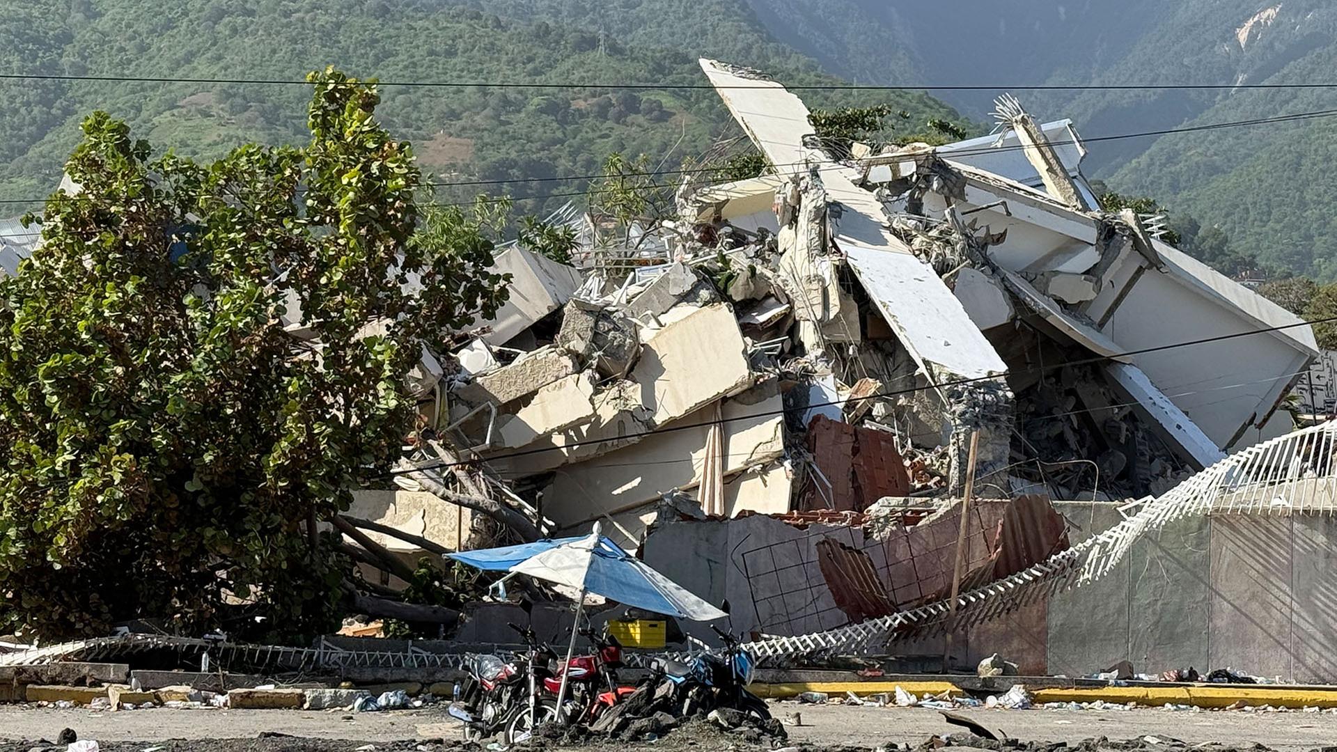 Eingestürzte Gebaude in La Guaira, Venezuela | Anne Demmer