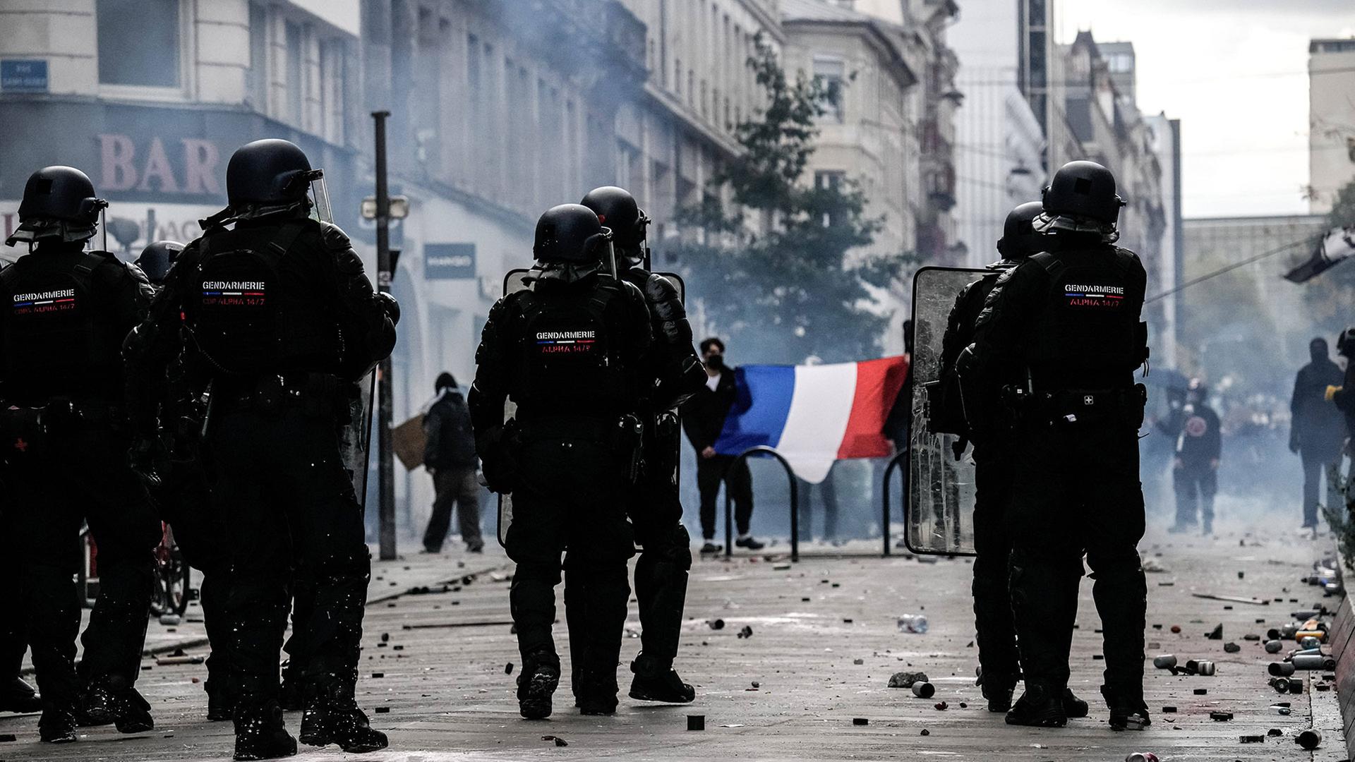 Polizisten in Frankreich (Nancy) sorgen für Sicherheit bei Protesten | IMAGO / Anadolu Agency