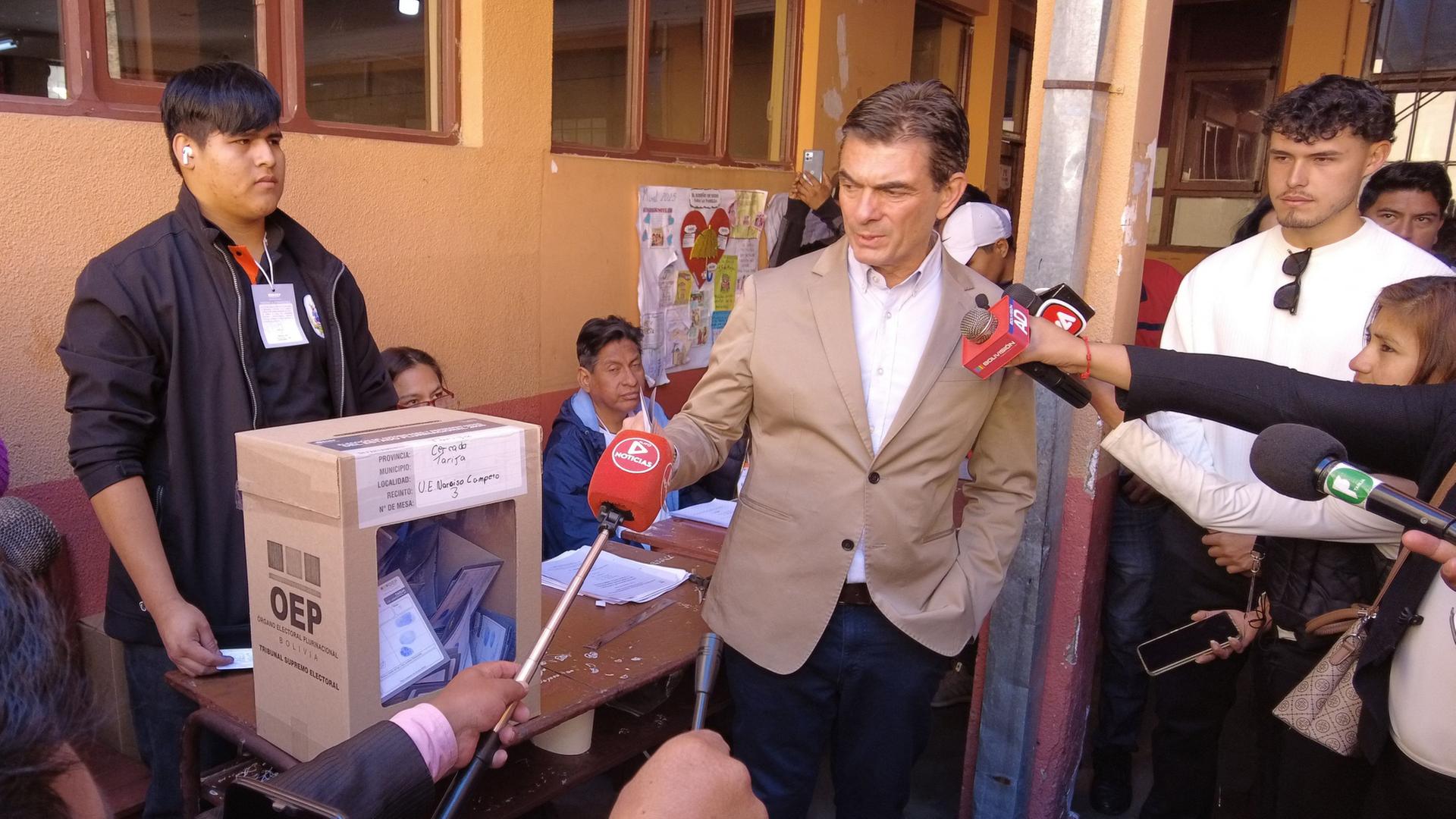 Bolivien steuert auf Stichwahl um Präsidentenamt zu