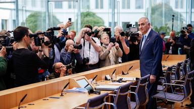 Pahlavi nennt Verhalten der Bundesregierung "beschämend"