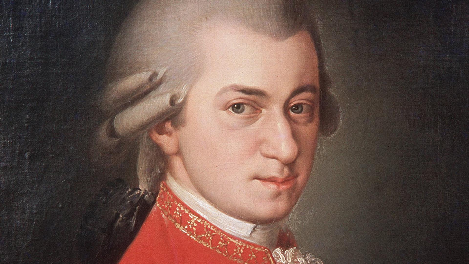 Wolfgang Amadeus Mozart seitlich blickend auf einem Ölportrait. | dpa