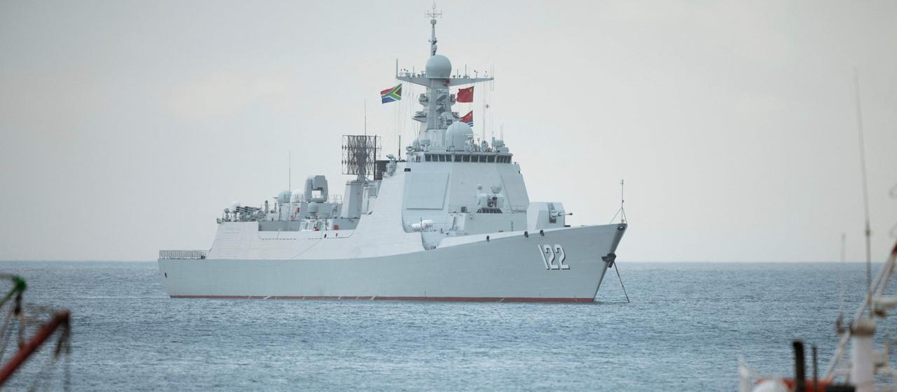 Der chinesische Zerstörer "Tangshan".