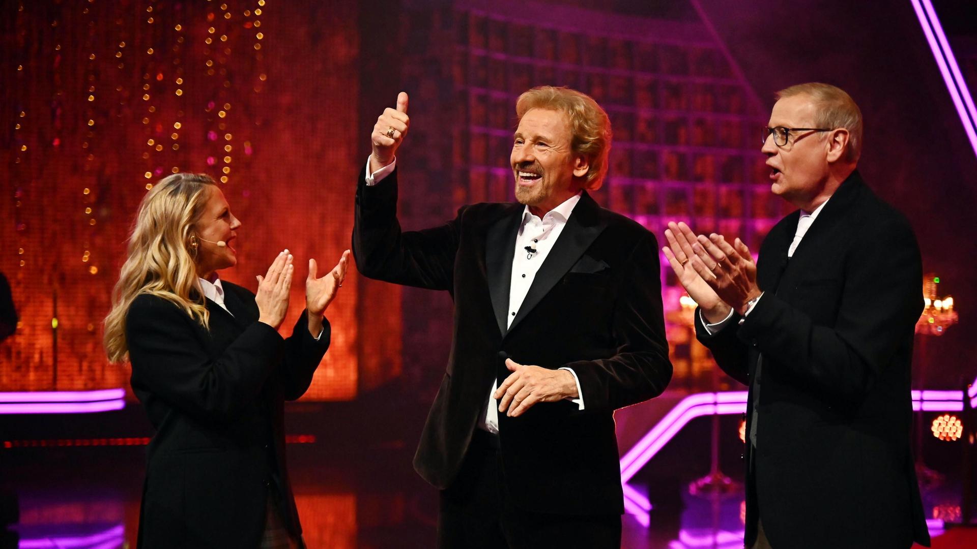 Thomas Gottschalk verabschiedet sich von der TV-Bühne Thomas Gottschalk verabschiedet sich von der TV-Bühne