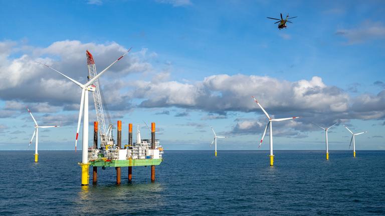 Windpark im Meer vor Borkum