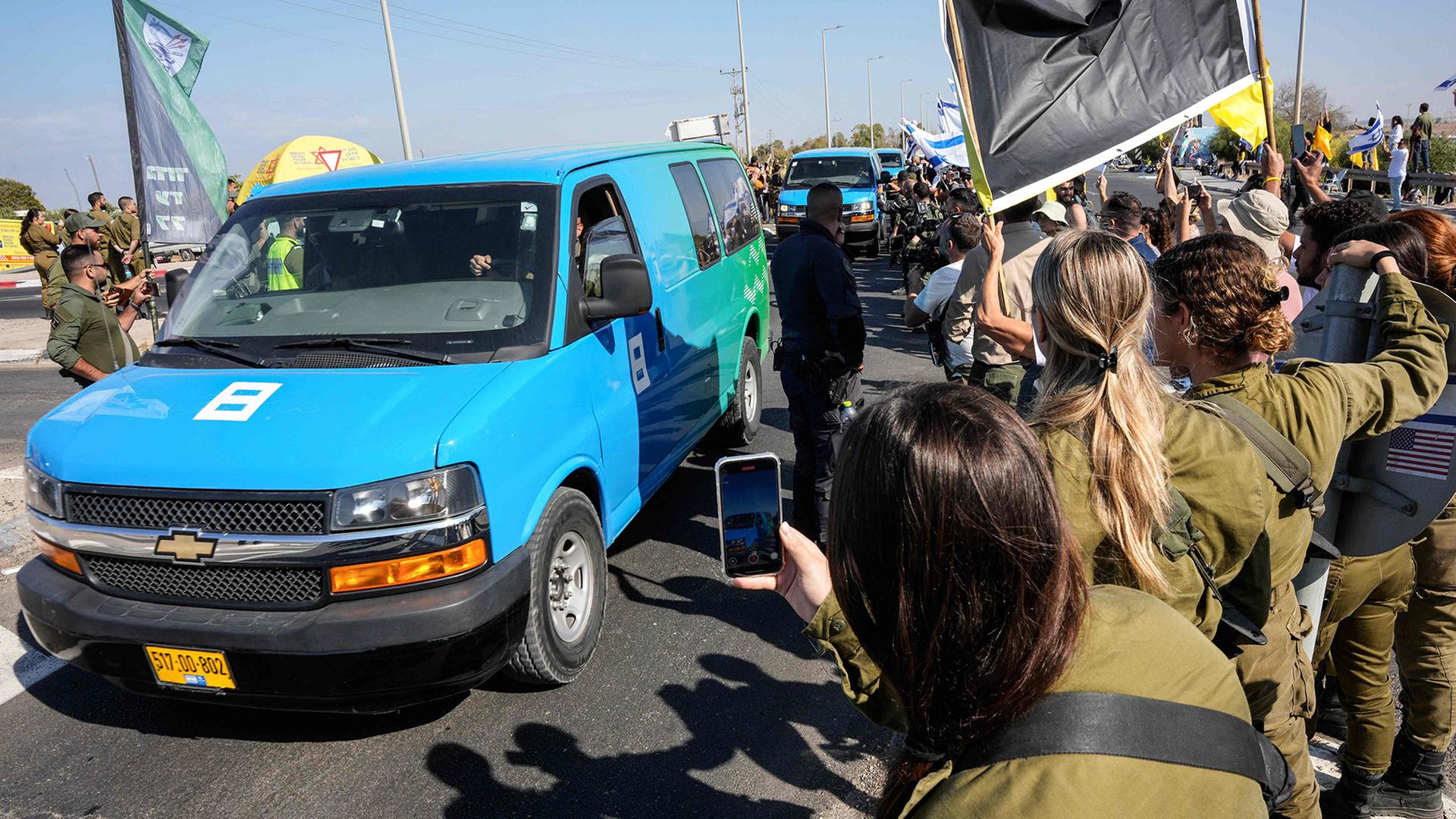 Alle Hamas-Geiseln frei: Medien melden zweite Übergabe