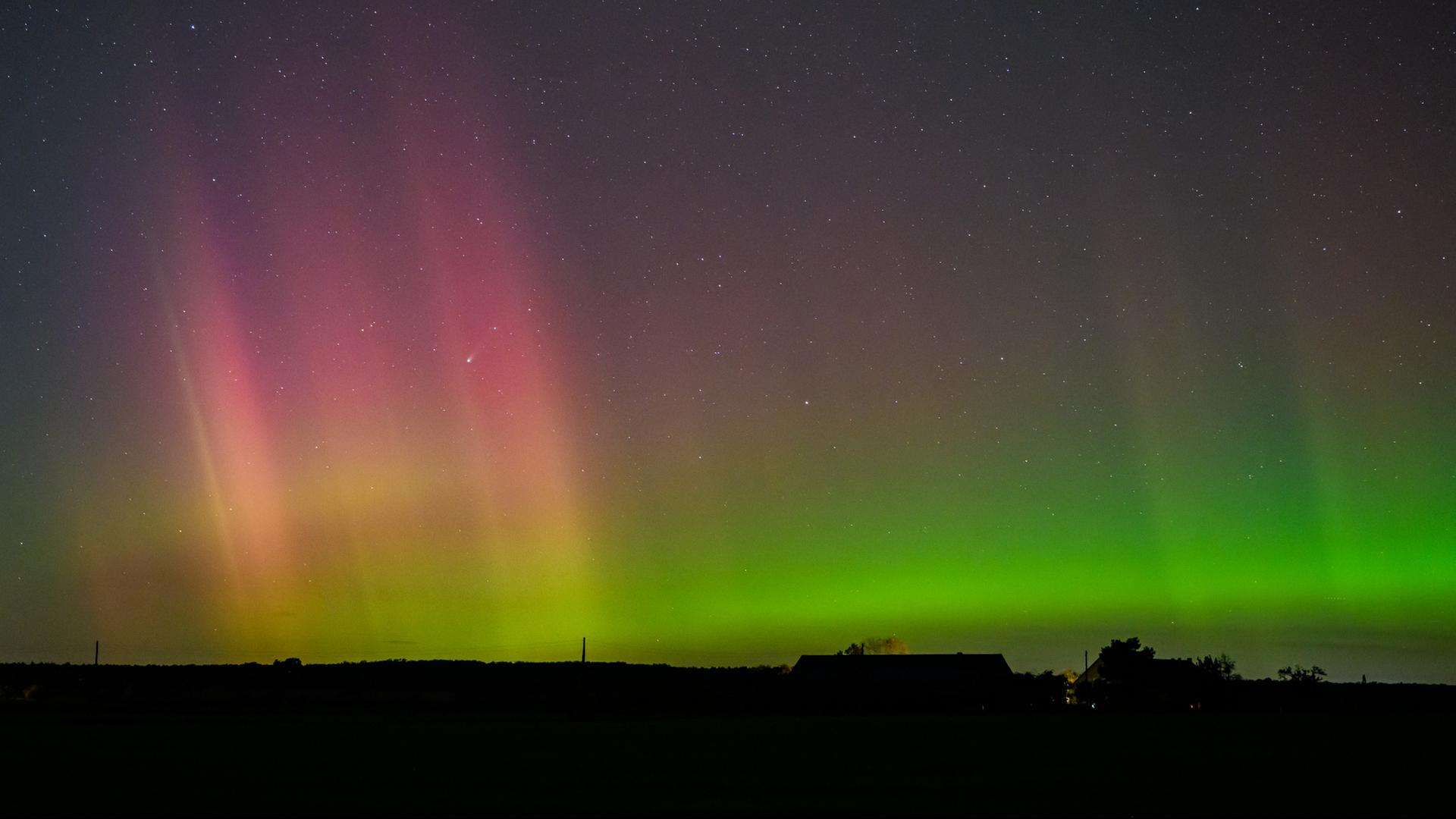 Polarlichter und der Komet 