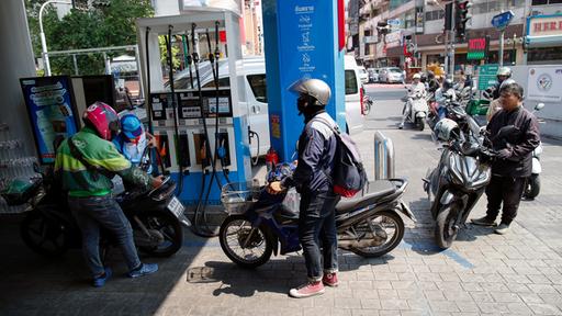 Sprit-Engpass bedroht Thailands Wirtschaft