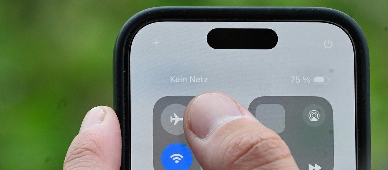 Die Anzeige «Kein Netz» ist auf dem Bildschirm eines Mobiltelefons zu sehen. 