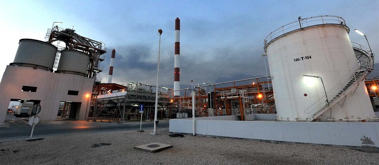 Anlagen am iranischen Gasfeld South Pars.