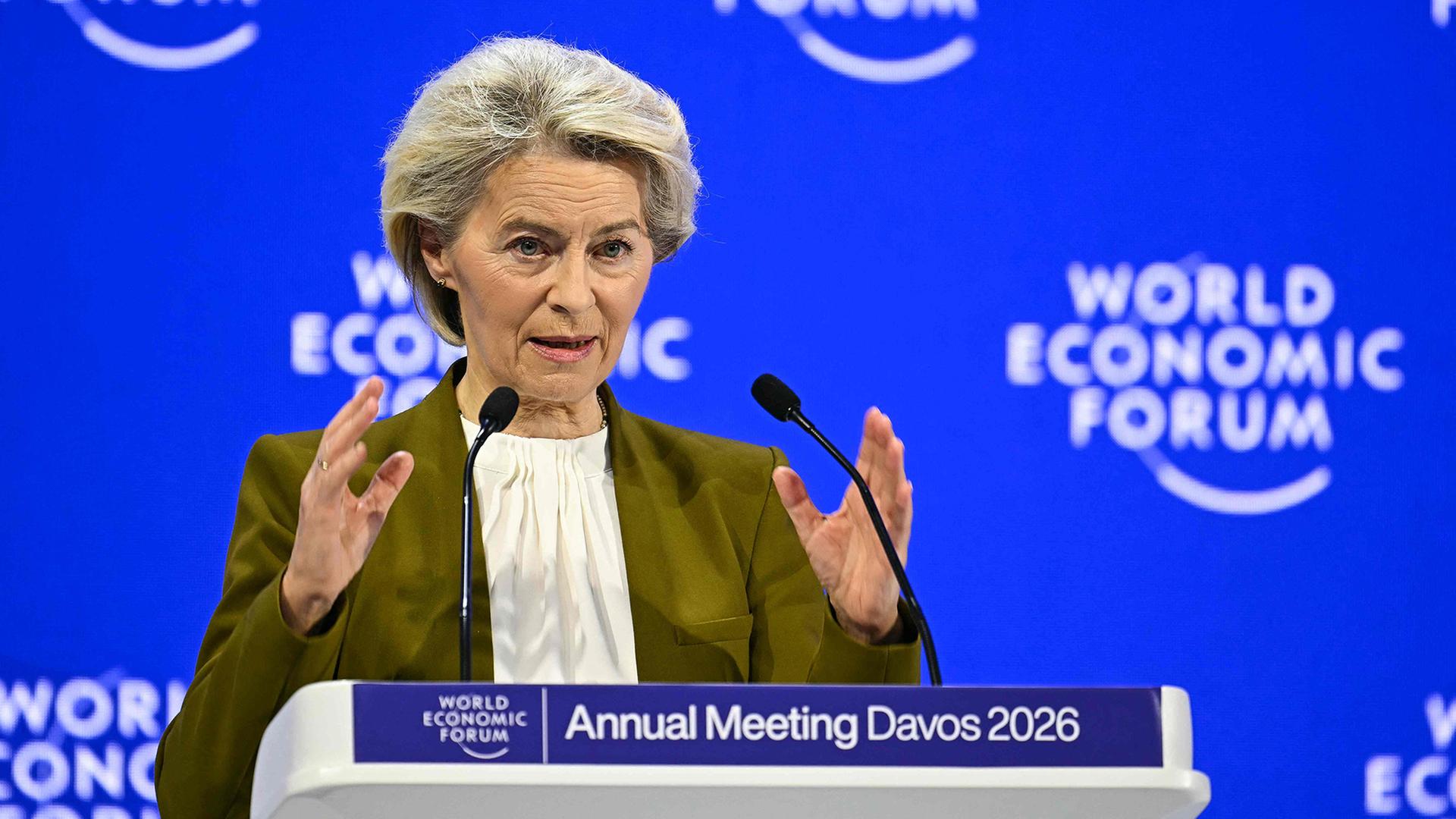 Ursula von der Leyen spricht beim World Economic Forum 2026 in Davos. | AFP