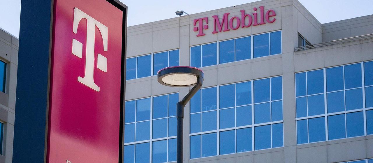T-Mobile-Logo am T-Mobile-Hauptsitz in Bellevue, Washington, USA.