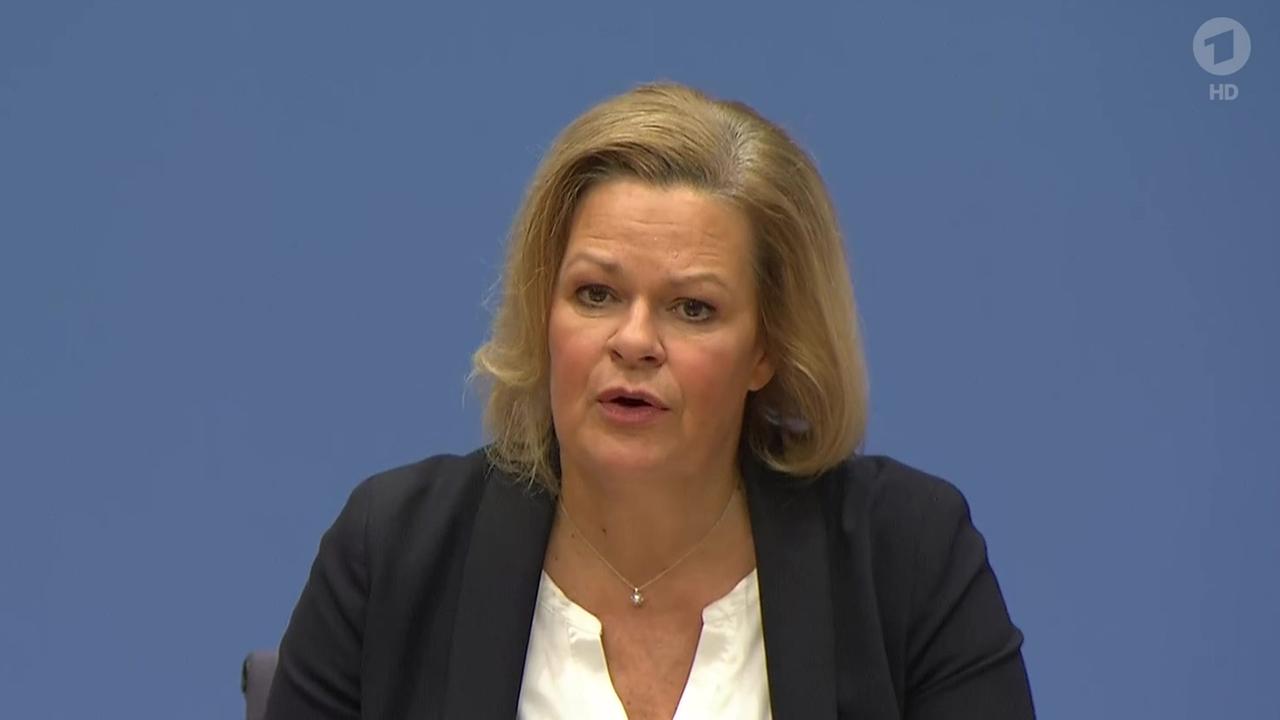 Steigende Gewalt und Hass gegen Frauen | tagesschau.de