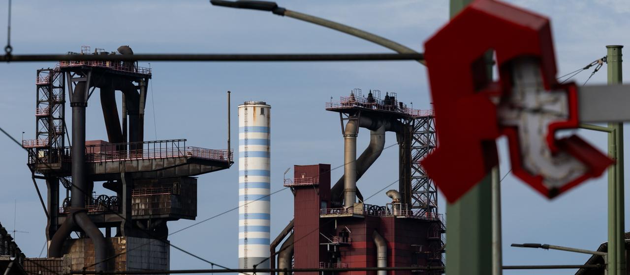 Duisburg: Blick auf die Hochöfen des Stahlwerks von Thyssenkrupp Steel Europe