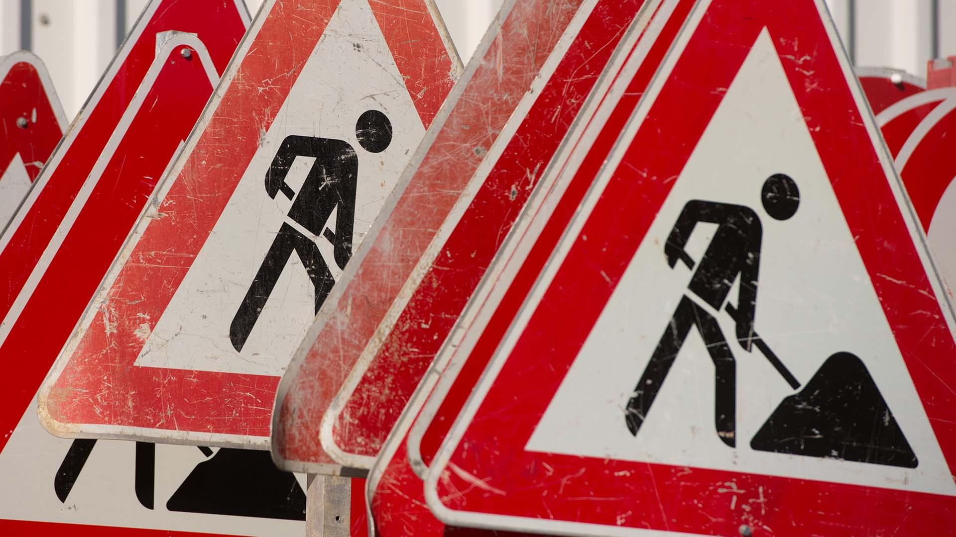 Installation einer neuen StraÃenbrÃ¼cke in Berlin | picture alliance / Sebastian Kah