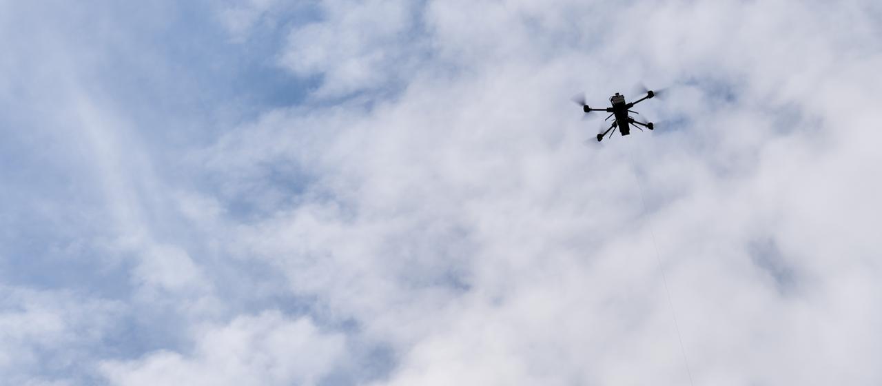Die Bundeswehr präsentiert die Abfangdrohne A1-Falke von Argus Interception bei der Leistungsschau Drohnenabwehr am zweiten Tag der Großübung "Red Storm Bravo.