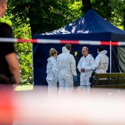 Ermittler am Tatort im Tiergarten
