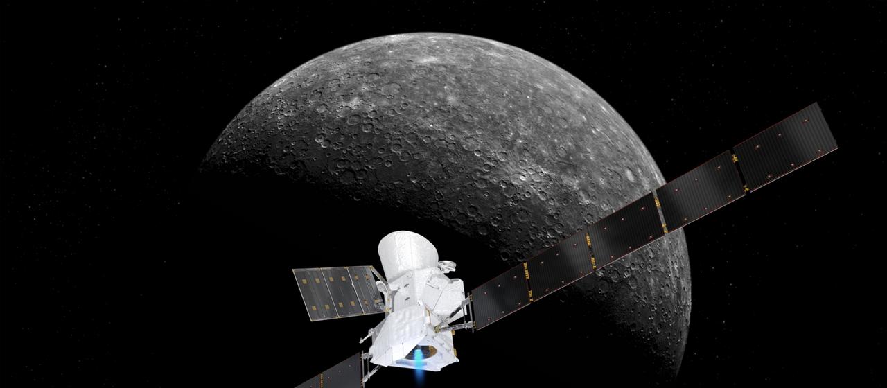 Computergrafik: Eine Raumsonde fliegt vor dem Planeten Merkur.