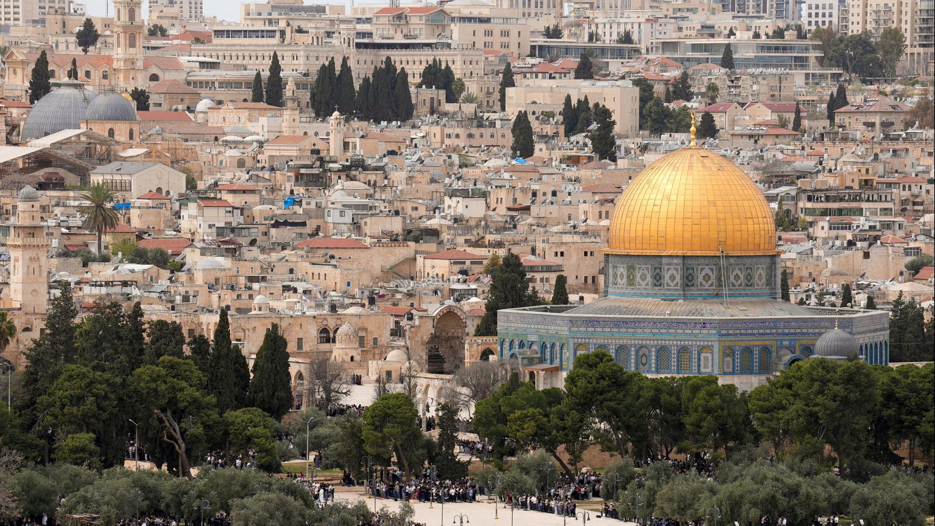 Nahost-Liveblog: ++ Großmufti von Jerusalem vom Tempelberg verbannt ++
