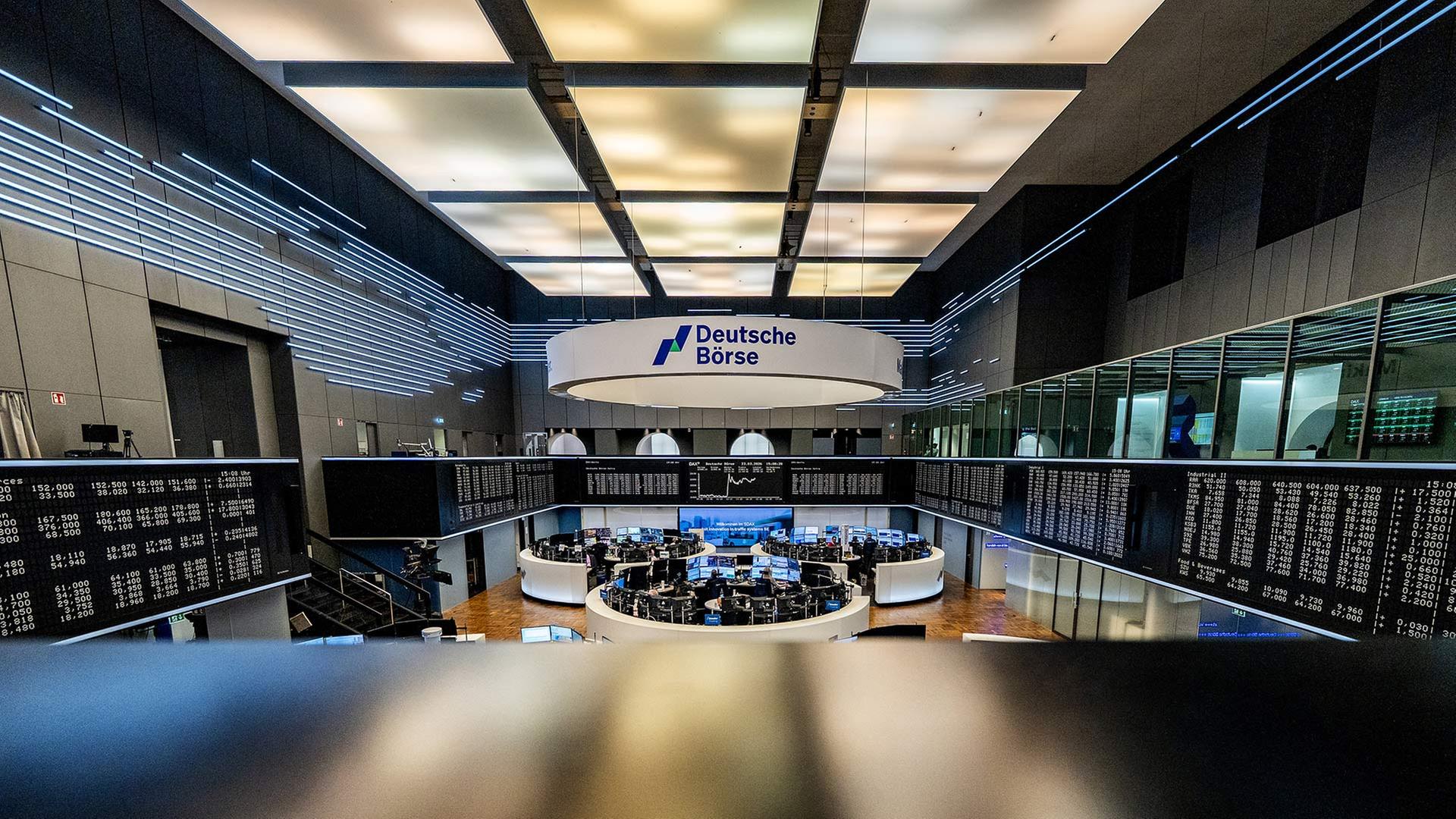 DAX Realtime: Börse schwankt zwischen Gewinnen und Trump-Angst