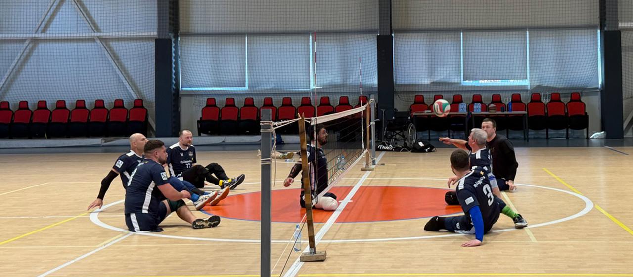 Versehrte beim Volleyballspiel