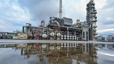 Verschiedene Anlagen der Rohölverarbeitung auf dem Gelände der PCK-Raffinerie GmbH in Schwedt.