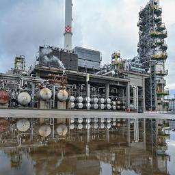 Verschiedene Anlagen der Rohölverarbeitung auf dem Gelände der PCK-Raffinerie GmbH in Schwedt.