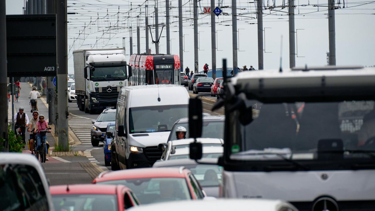 Bonn macht ÖPNV wegen Brückensperrung ab Montag kostenlos Bonn macht ÖPNV wegen Brückensperrung ab Montag kostenlos