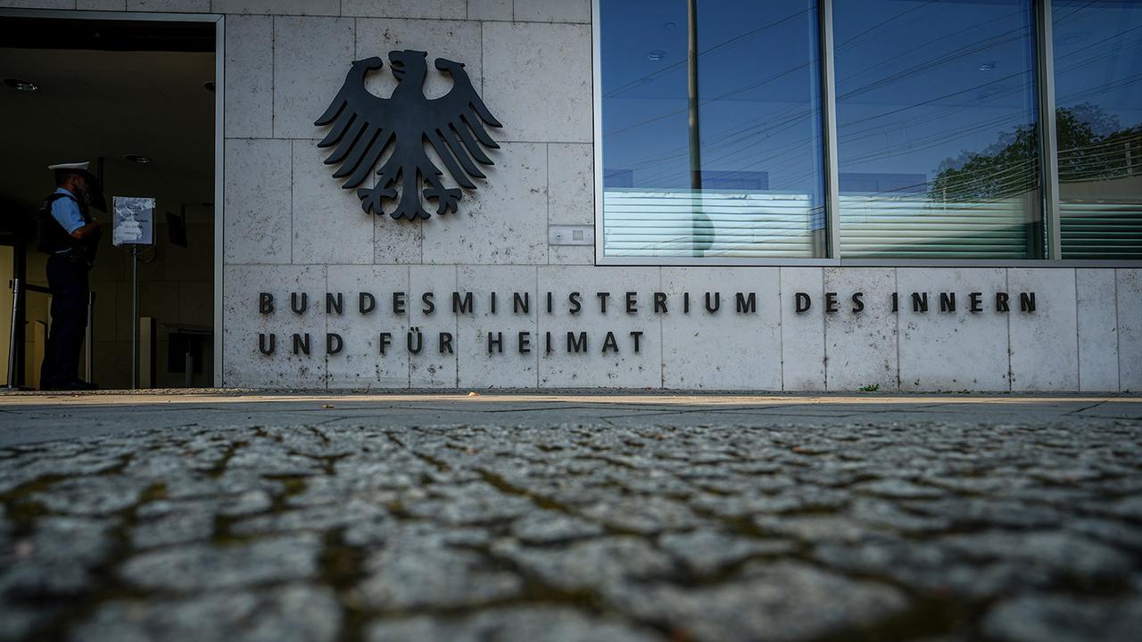 Nach Kritik an Kanzler-Aussagen: Innenministerium stoppt Finanzierung von Anti-Extremismusprojekt