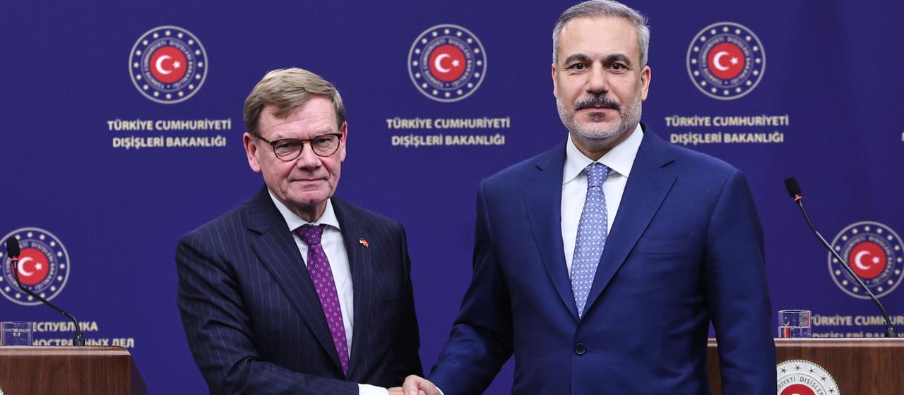 Johann Wadephul und Hakan Fidan | AP Johann Wadephul und Hakan Fidan