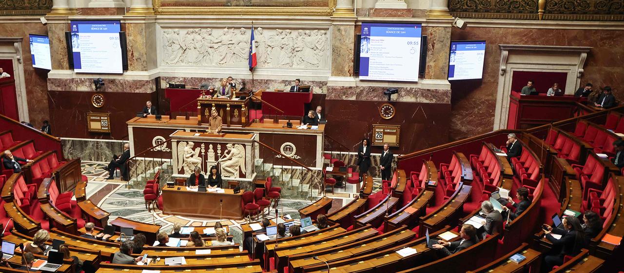 Abgeordnete nehmen in der Assemblée Nationale teil, dem französischen Unterhaus in Paris. (Archivbild: 26.01.2026)