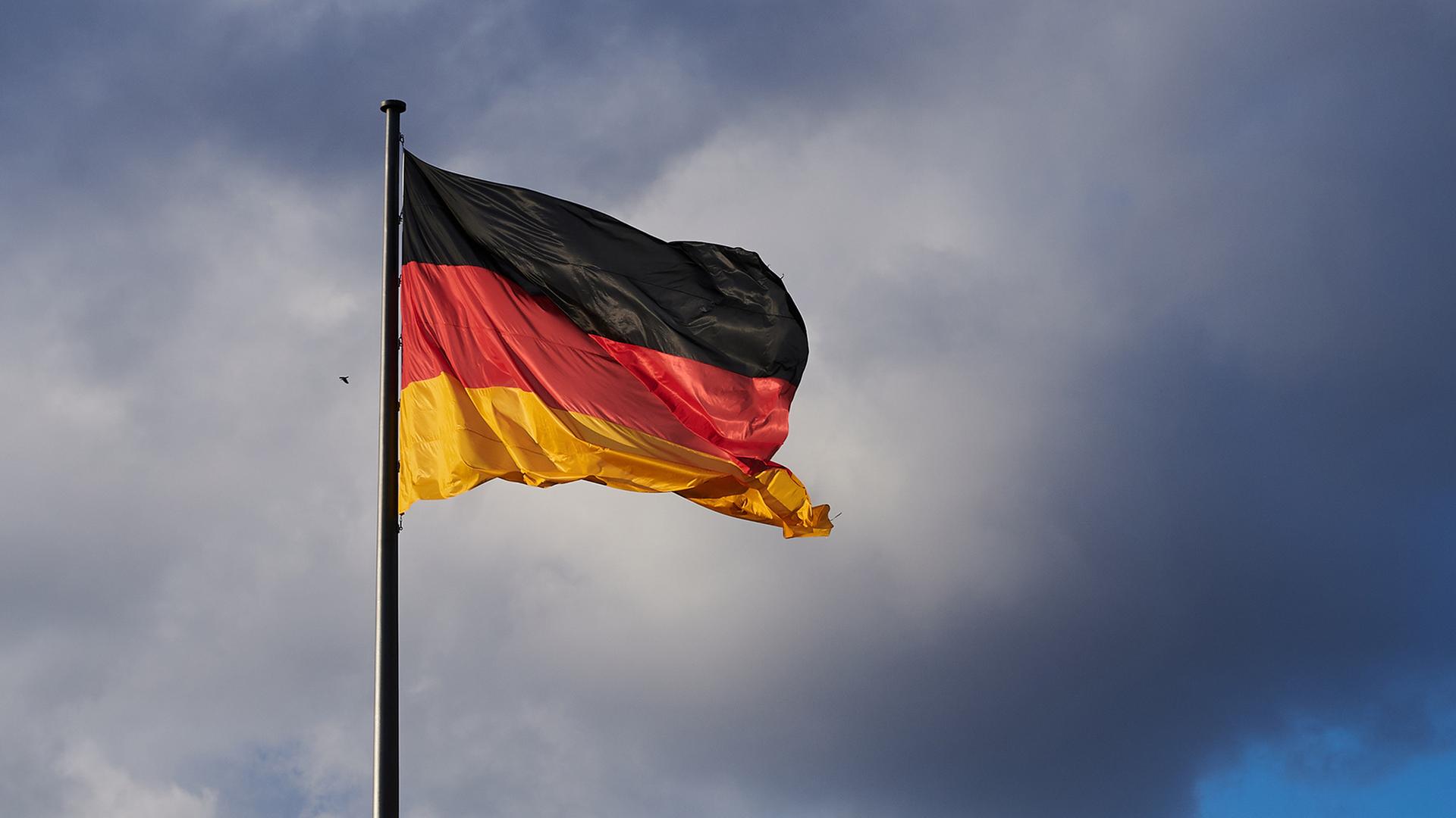 Staatsschutz ermittelt nicht wegen Deutschlandflaggen | tagesschau.de