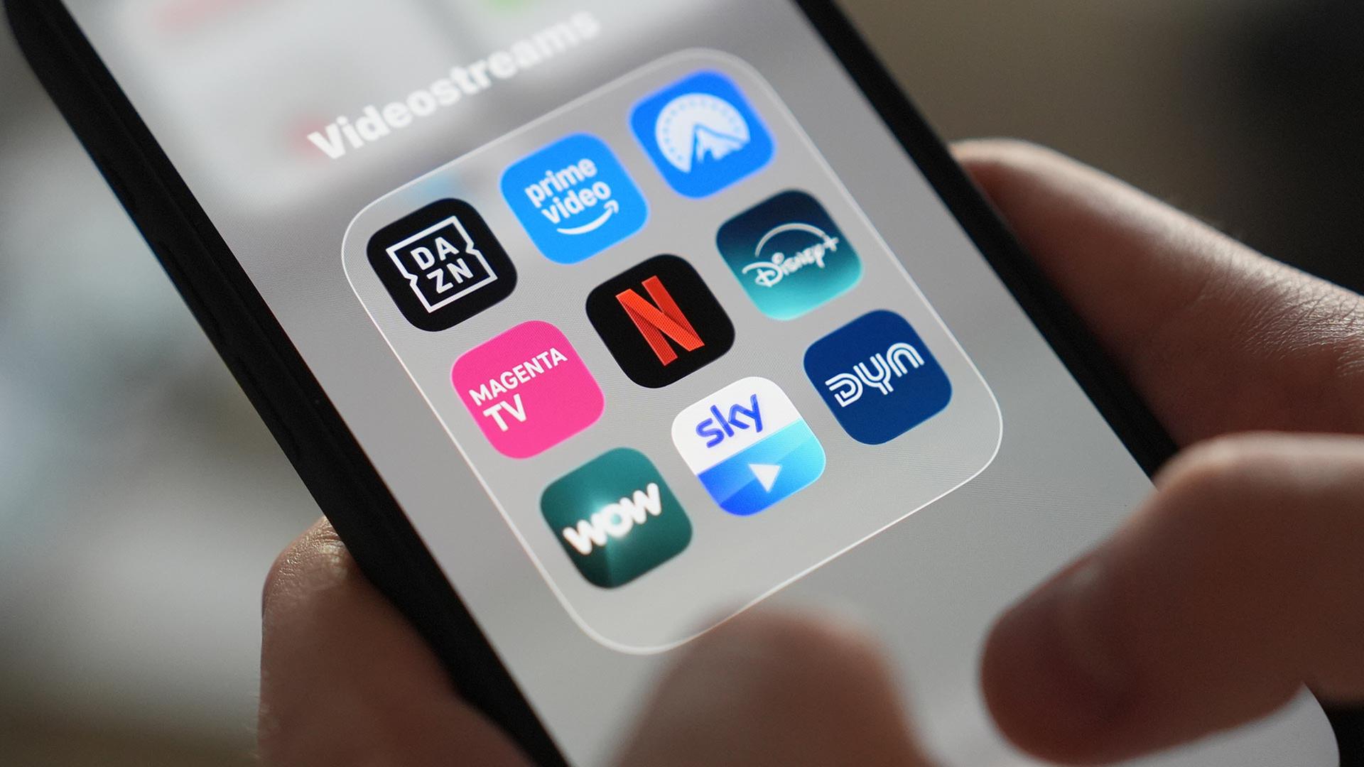 App-Icons von Streaminganbietern auf einem Smartphone. | picture alliance/dpa