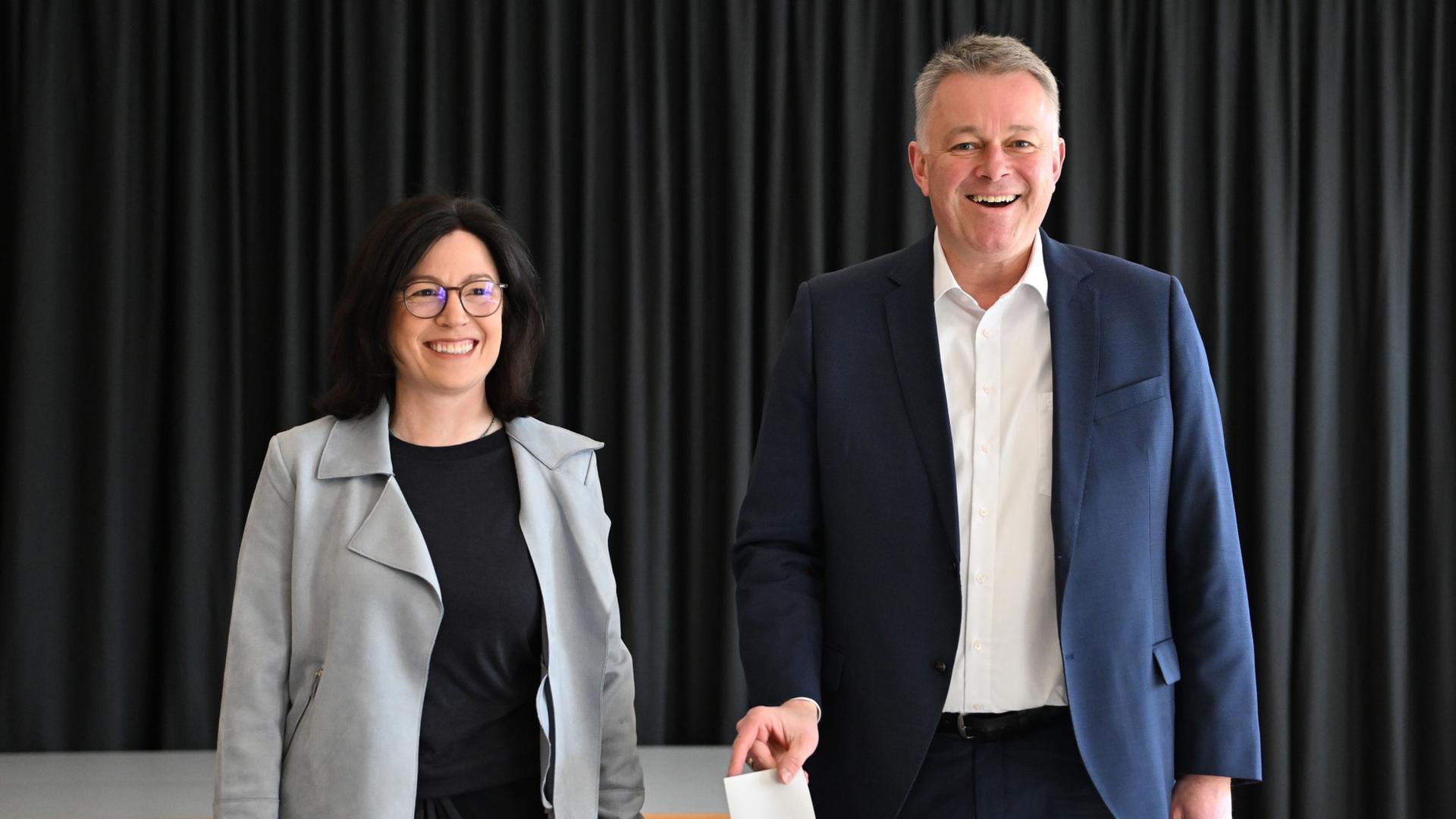 CDU-Spitzenkandidat Gordon Schnieder bei der Stimmabgabe | Harald Tittel/dpa