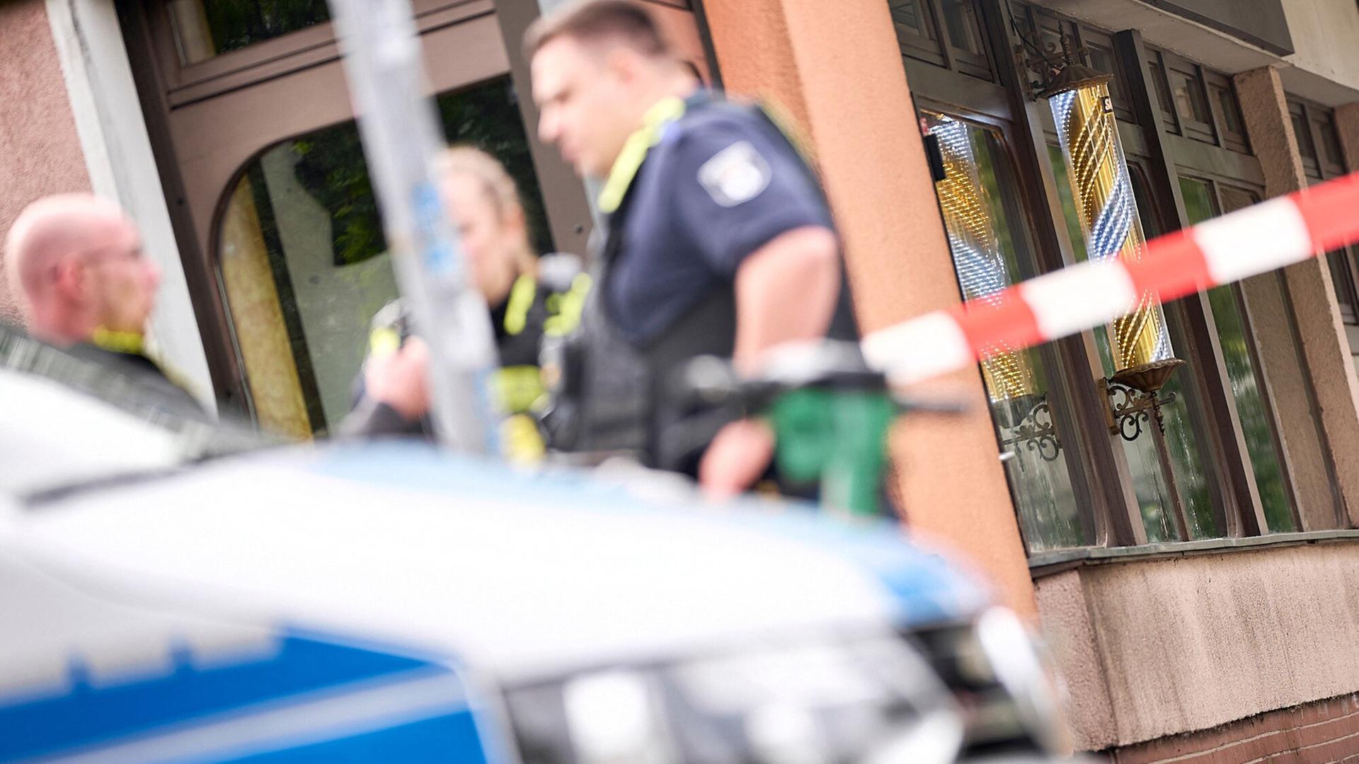 Unbekannte schießen auf Frisörsalon in Berlin-Lichterfelde
