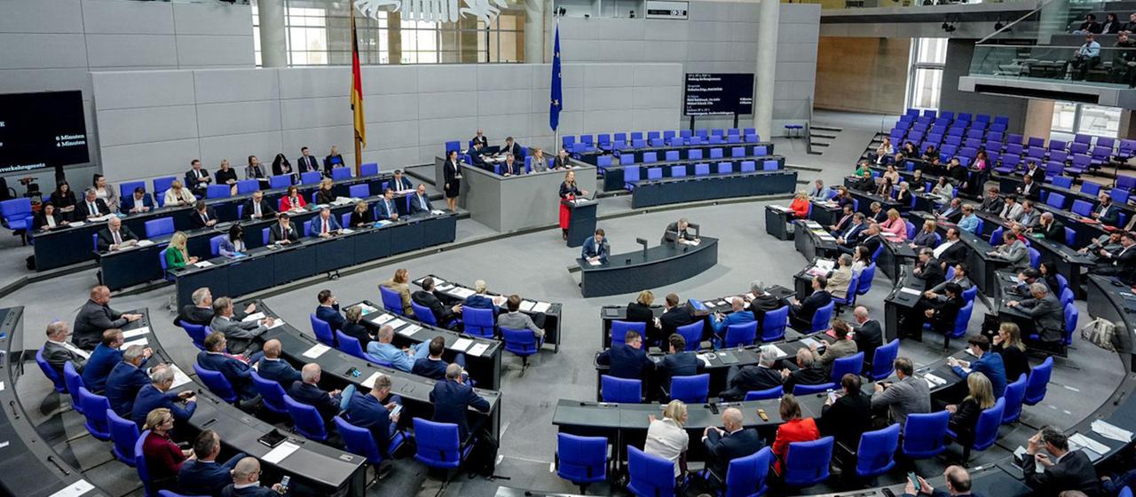  Katharina Dröge spricht bei der Sitzung des Bundestags.