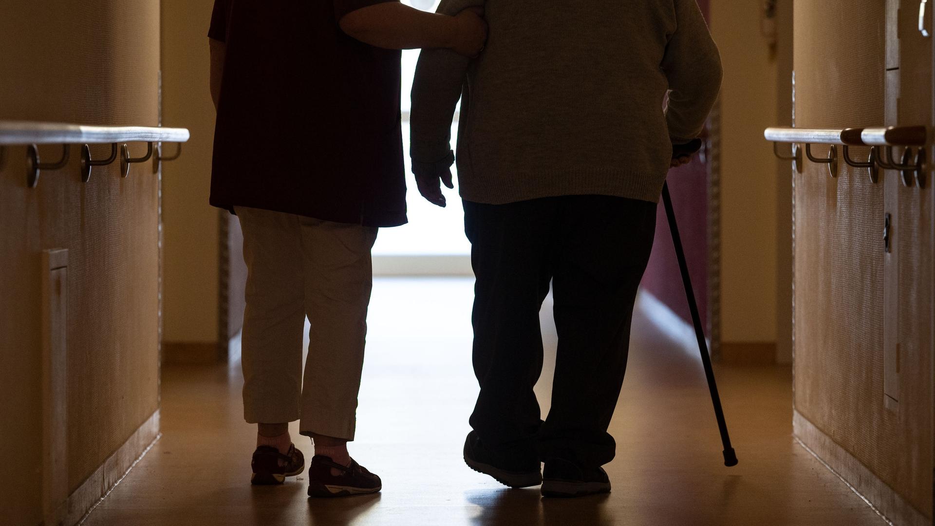 Daran können Angehörige von Pflegebedürftigen Missstände erkennen