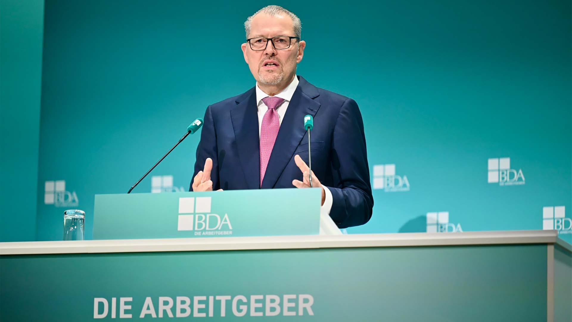 Rainer Dulger als Redner auf dem Arbeitgebertag #DAT2025. | BDA