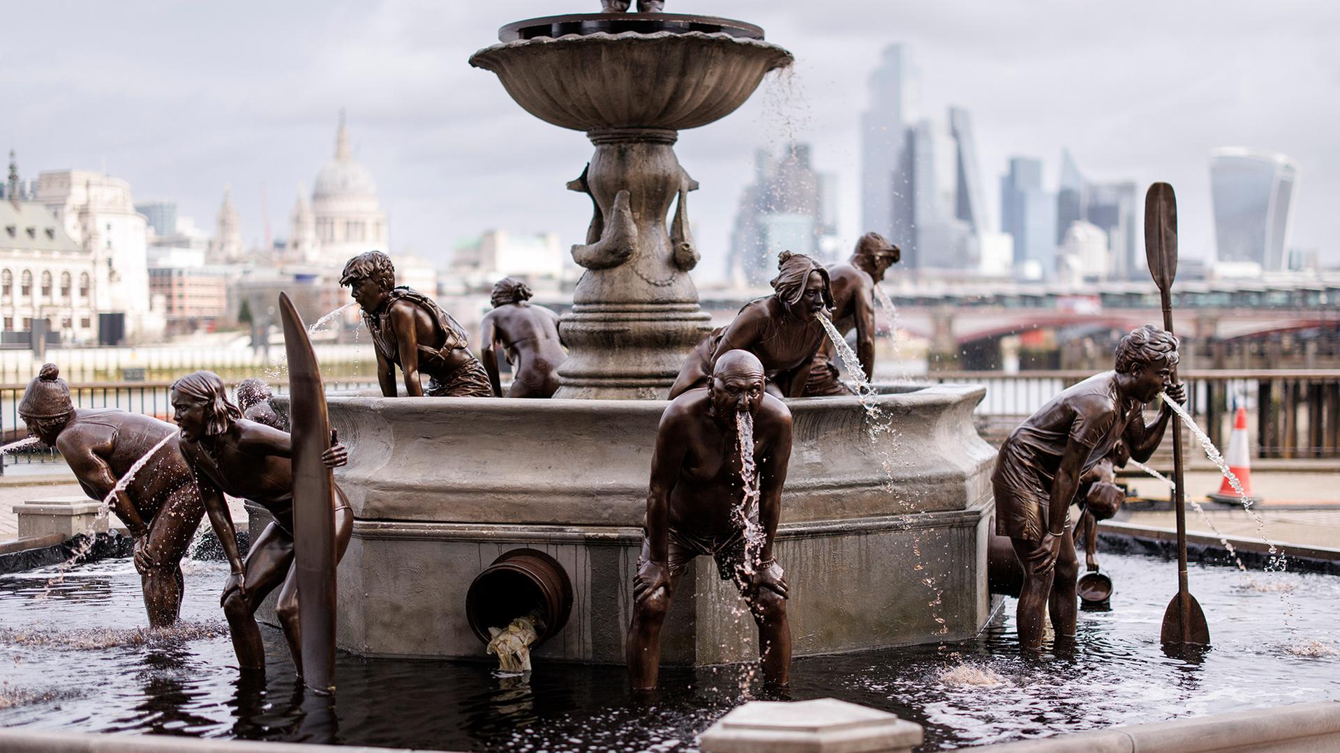 Eine Springbrunneninstallation in London. | EPA