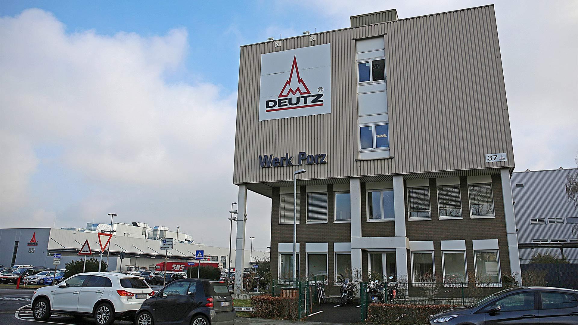 Das Logo der Deutz AG ist auf einem Gebäude der Werkes in Köln Porz zu sehen. | picture alliance / Oliver Berg/d