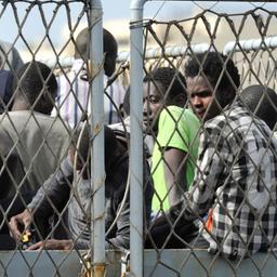 Gestrandete Flüchtlinge in Italien