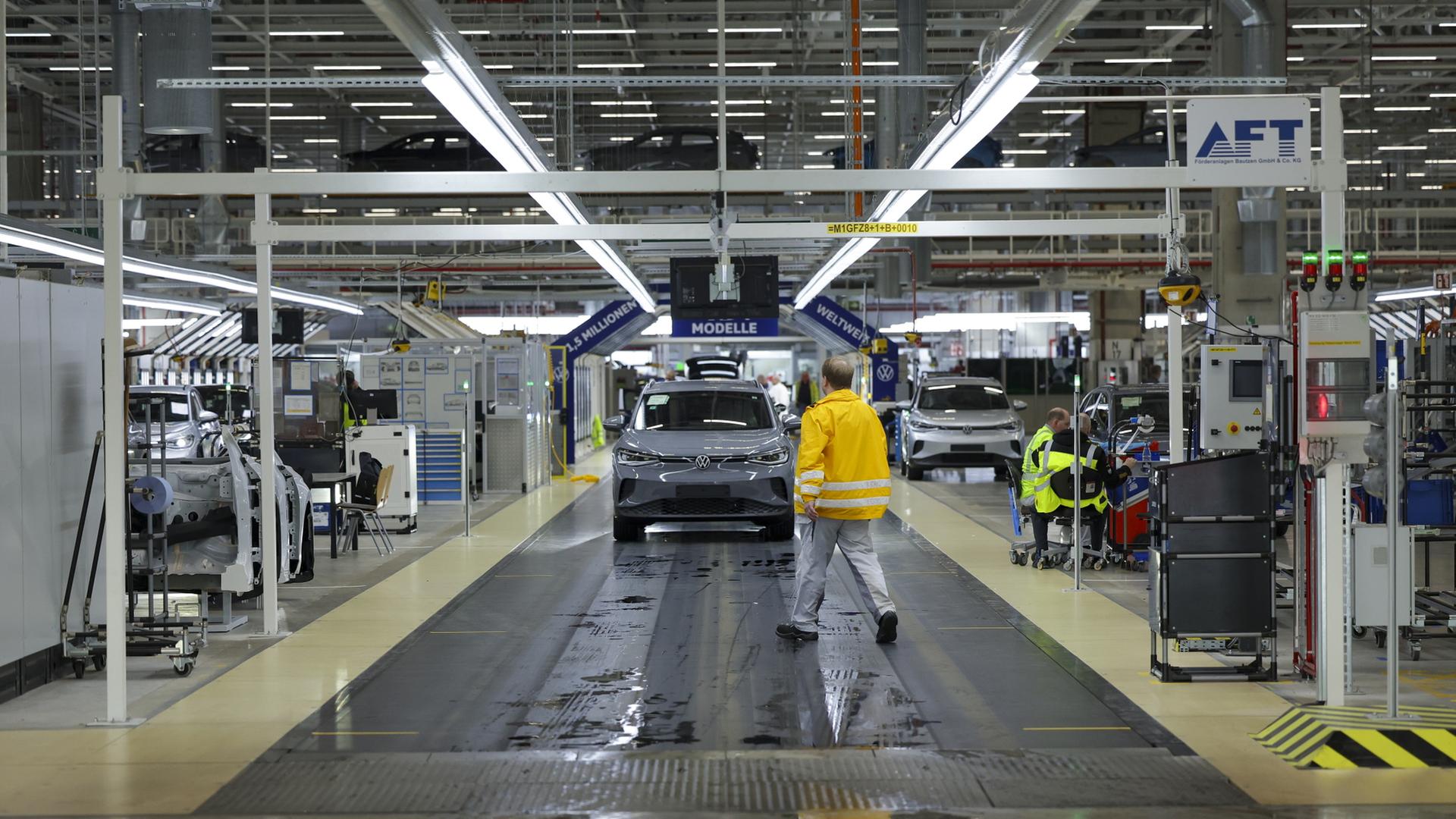 Eine Produktionsstraße in der Volkswagenfabrik in Emden  | EPA