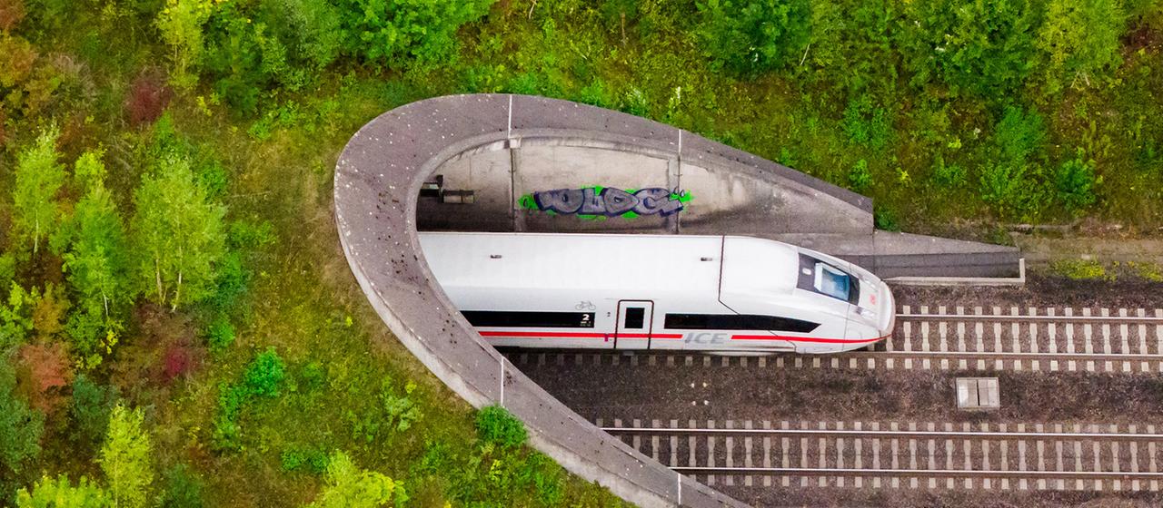 ICE am Tunnel Escherberg im Landkreis Hildesheim