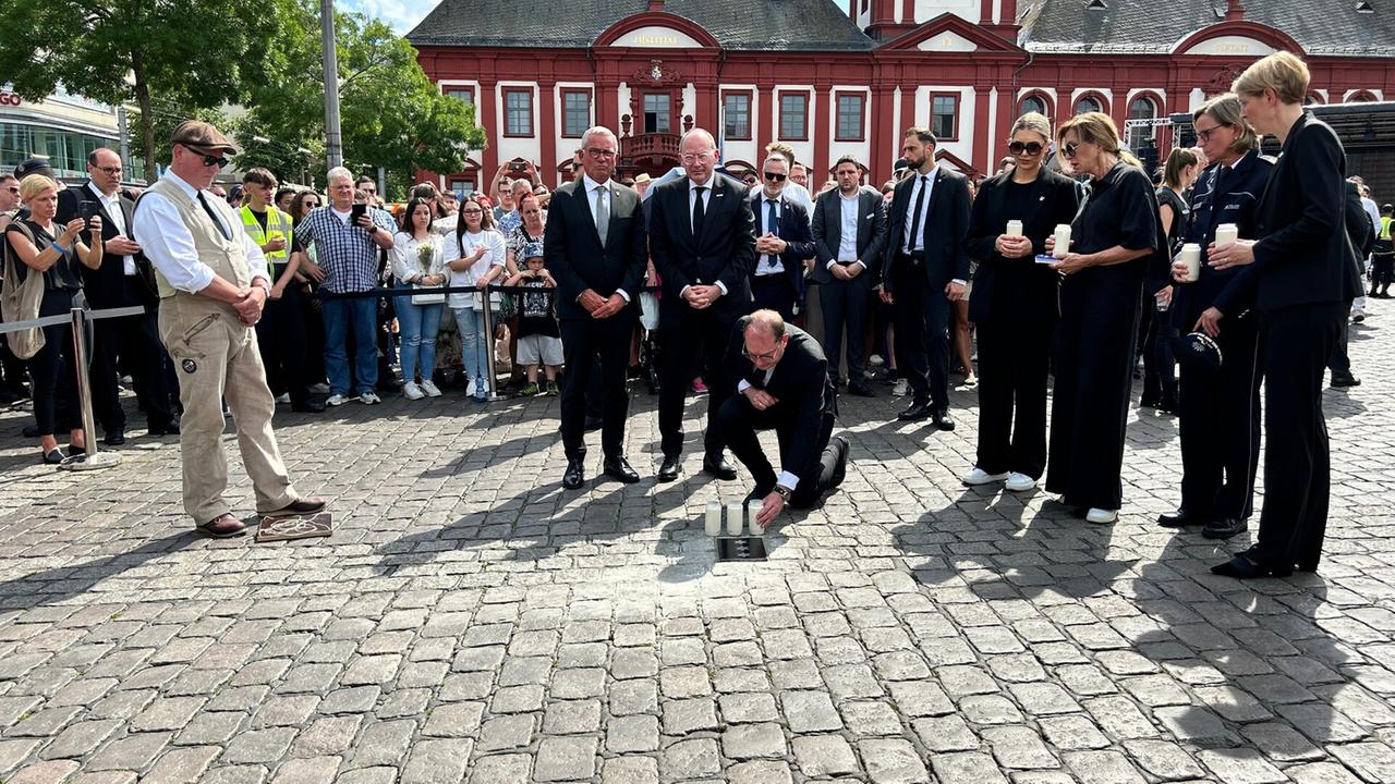 Mannheim commemorates slain police officer Laur with a memorial service