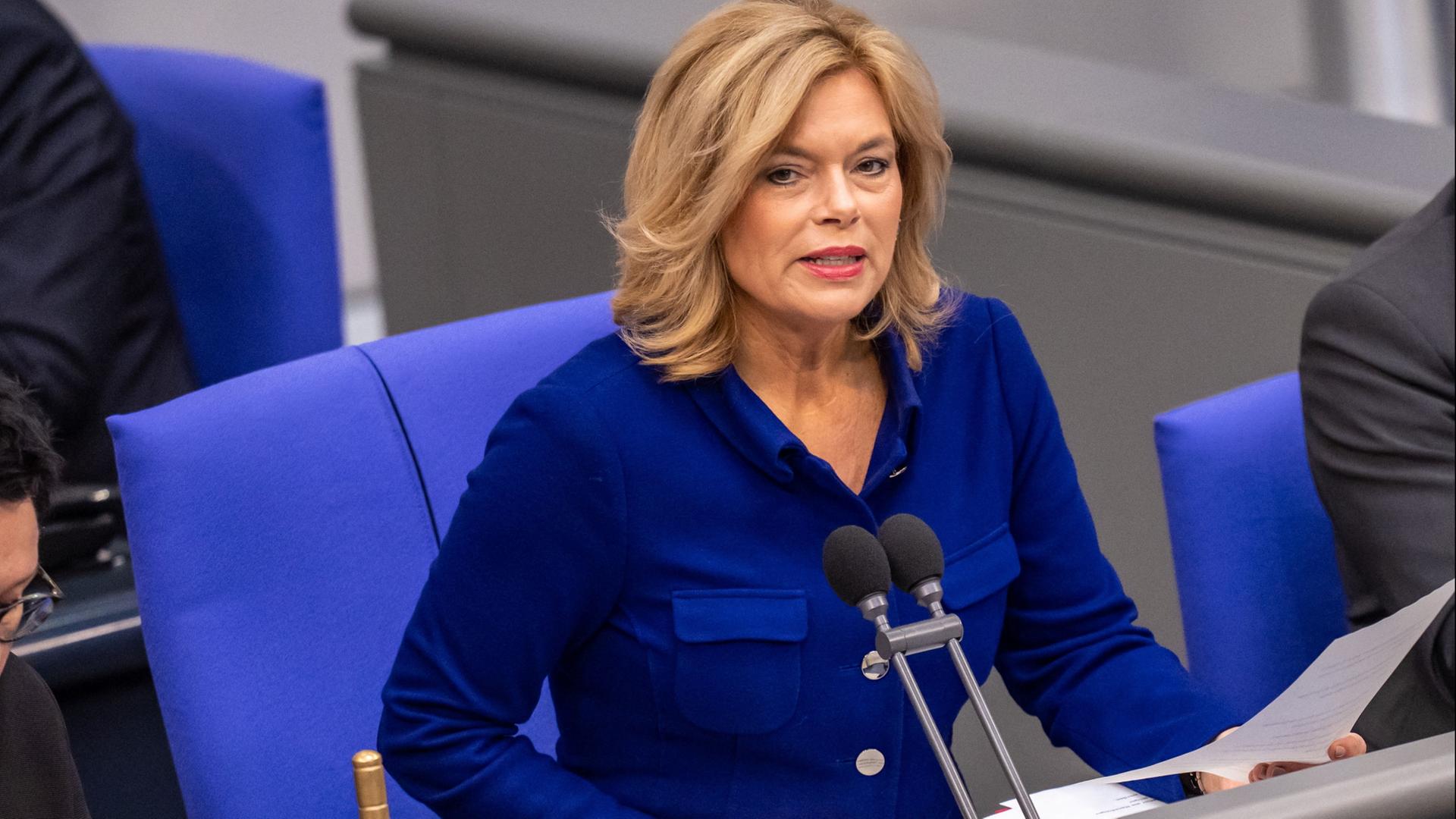 Debattenkultur im Bundestag: Klöckner droht Störern im Bundestag mit Rauswurf