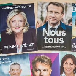 Wahlplakate zeigen die Kandidaten der Präsidentschaftswahl
