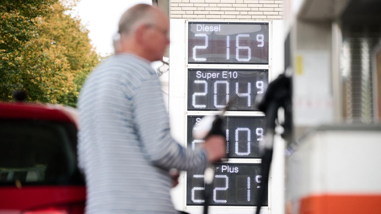 Neuer "Tankrabatt" startet mit stark fallenden Preisen